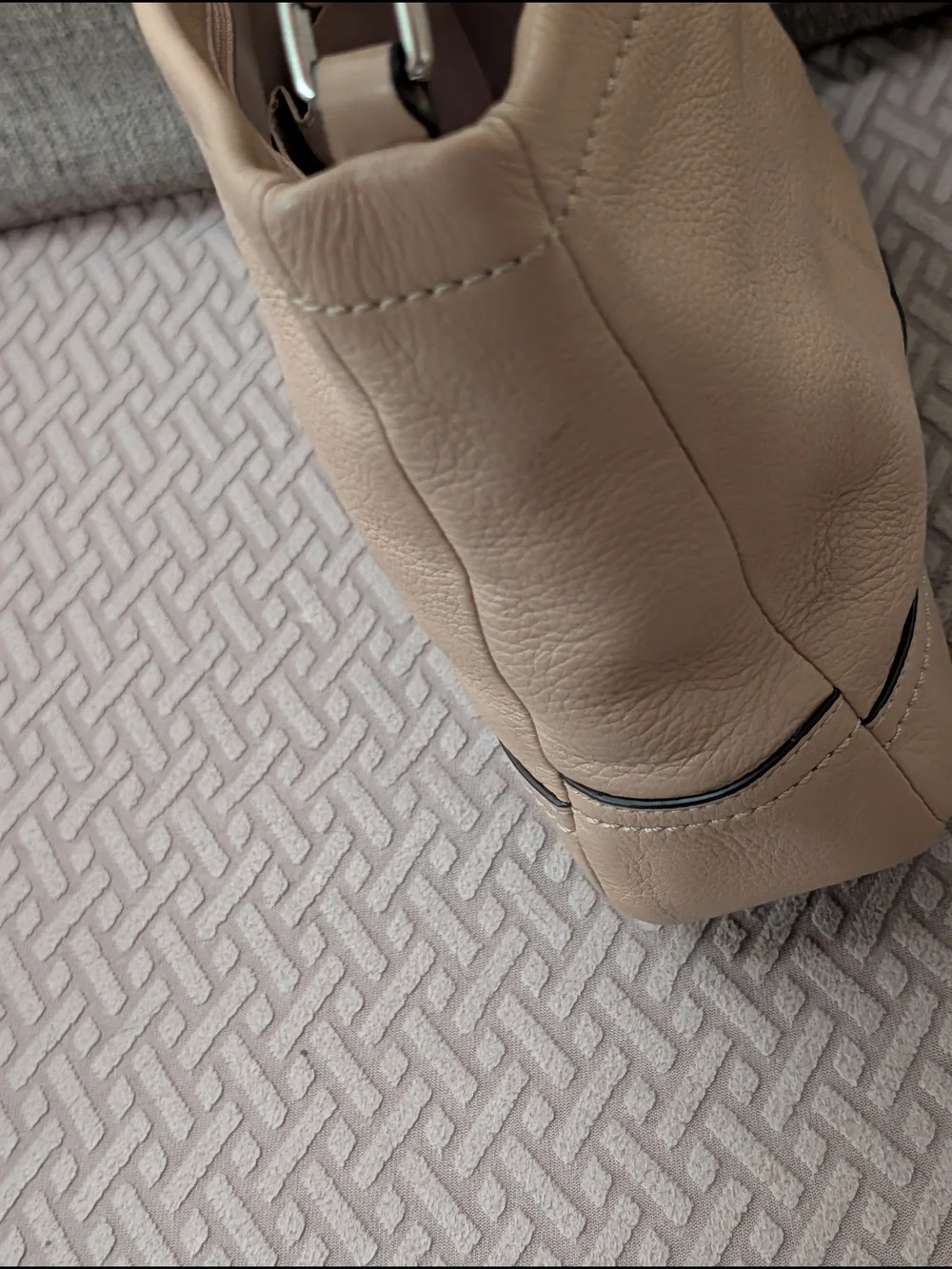 Coach Beige Leather Shoulder Bag EUC